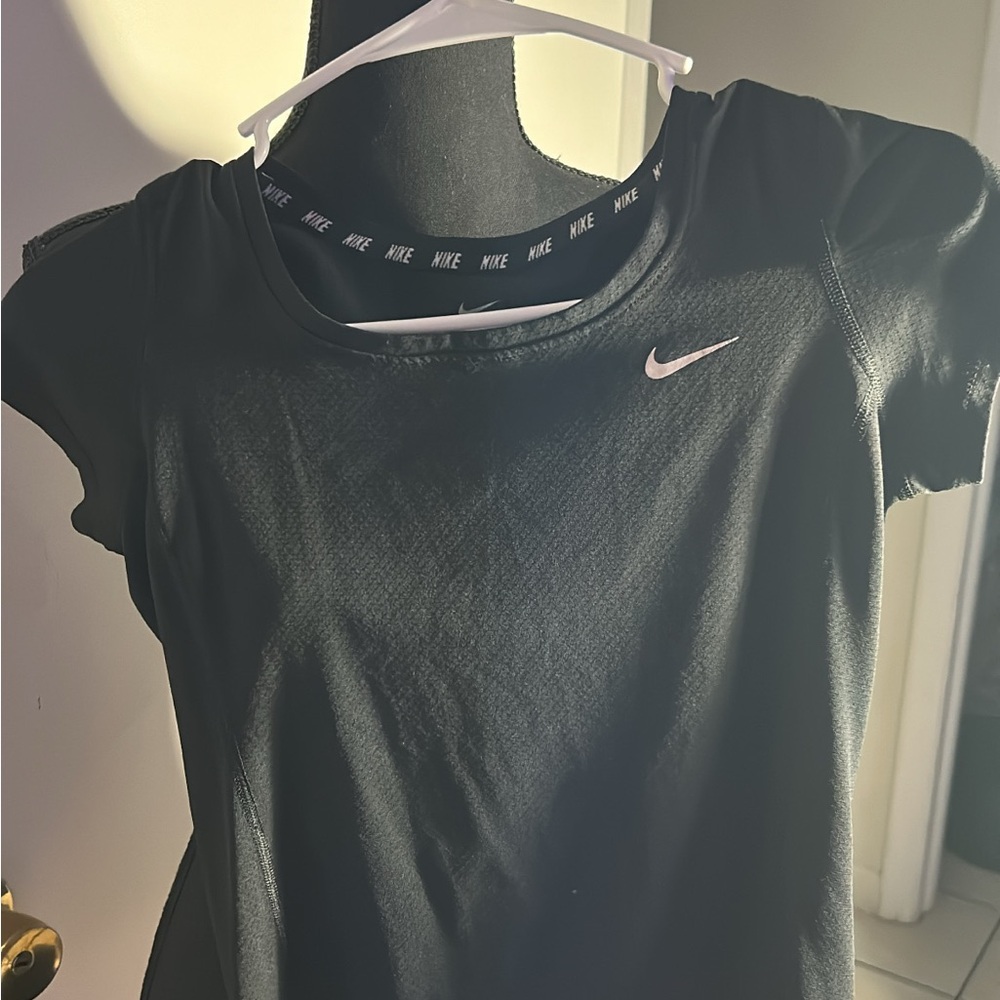 Nike Women's Black Short Sleeve Tee